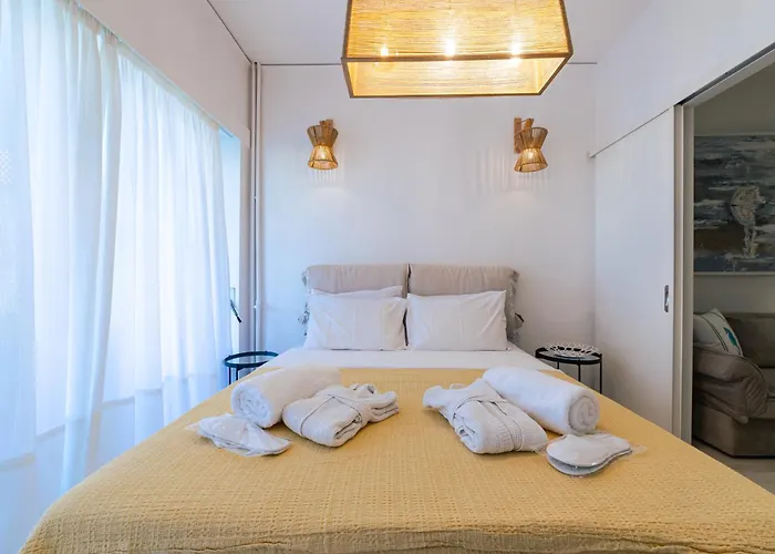 L\'Appartement Blanc Dans Le Centre De Glyfada