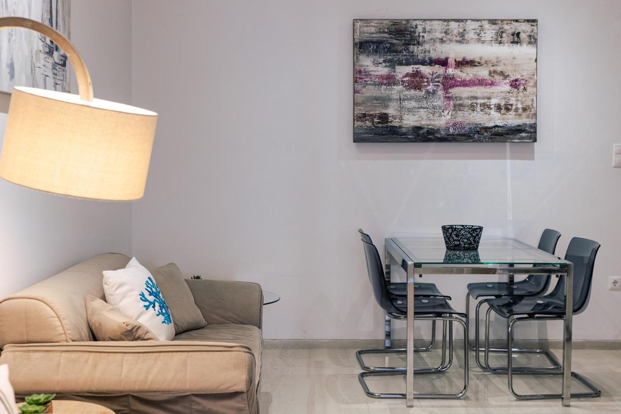 Apartment Blanc Dans Le Centre De Glyfada *