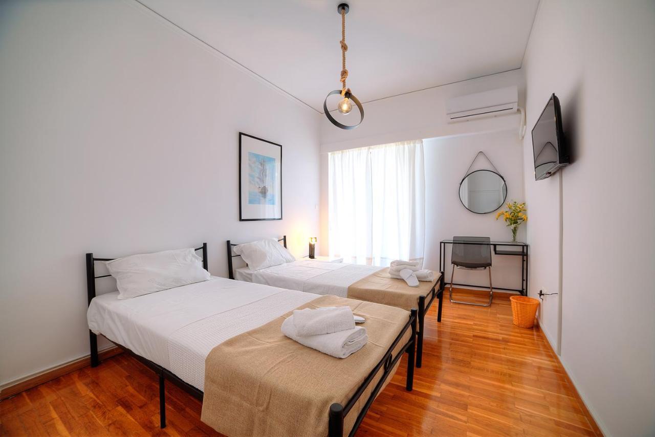 Apartment Blanc Dans Le Centre De Glyfada