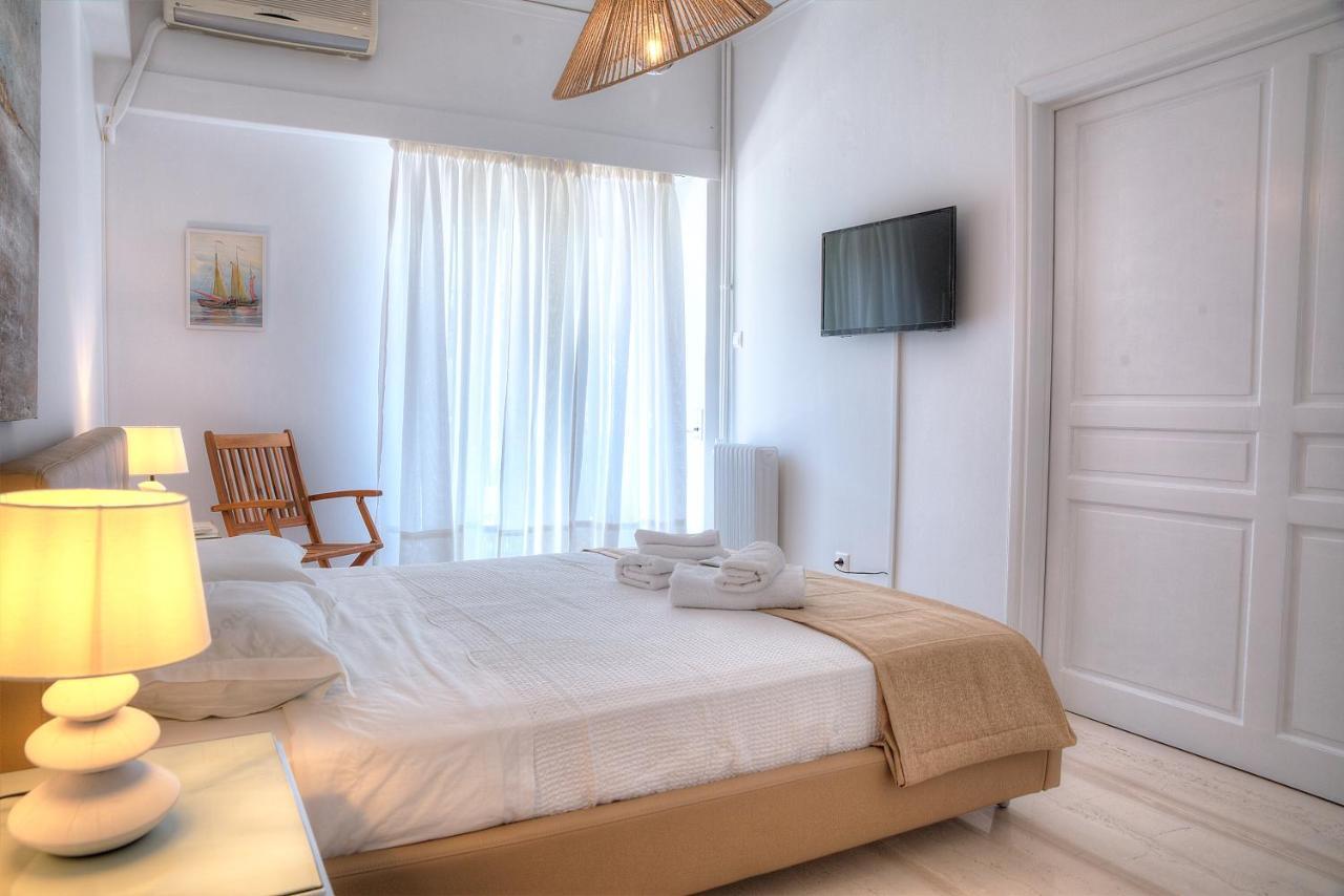 Blanc Dans Le Centre De Glyfada Apartment